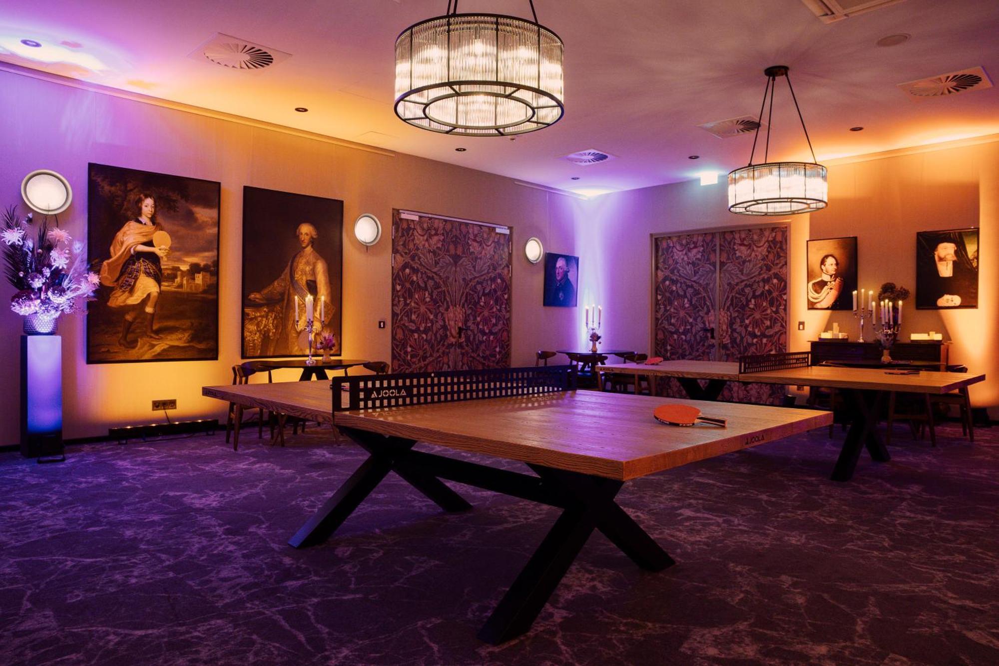 Hotel Berlin, Berlin, A Member Of Radisson Individuals Esterno foto The table tennis room at the hotel